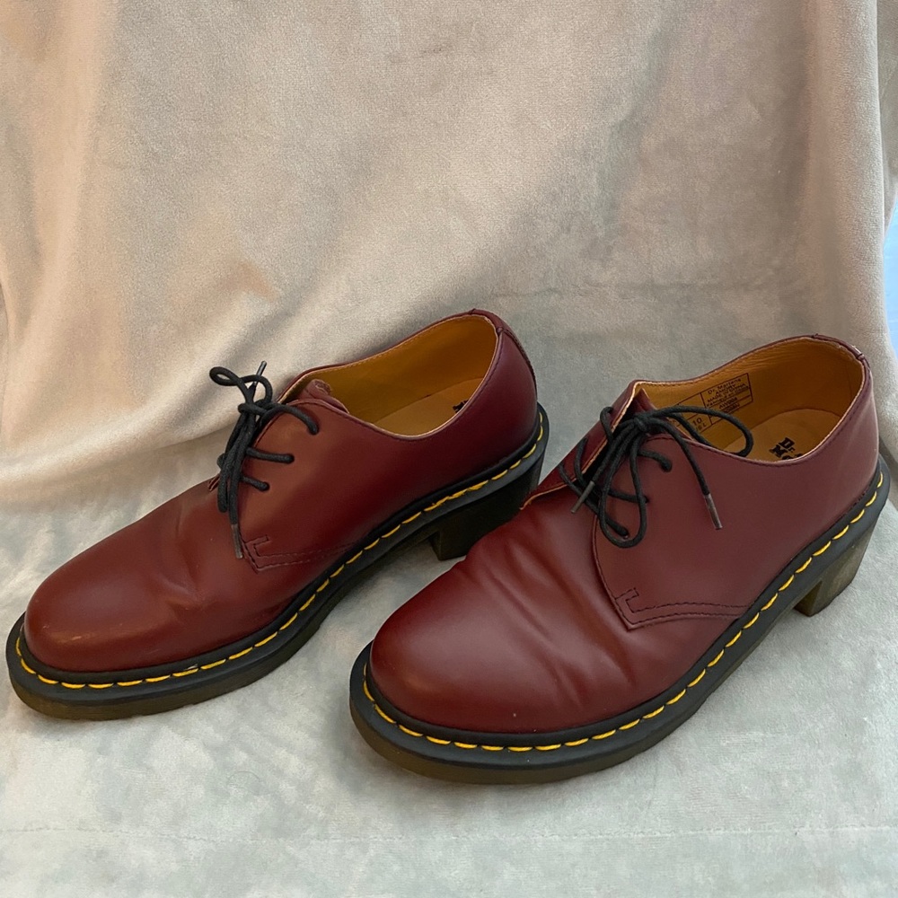 Doc Martens Unisex Oxfords with heel Cherry Red Wms size 10
